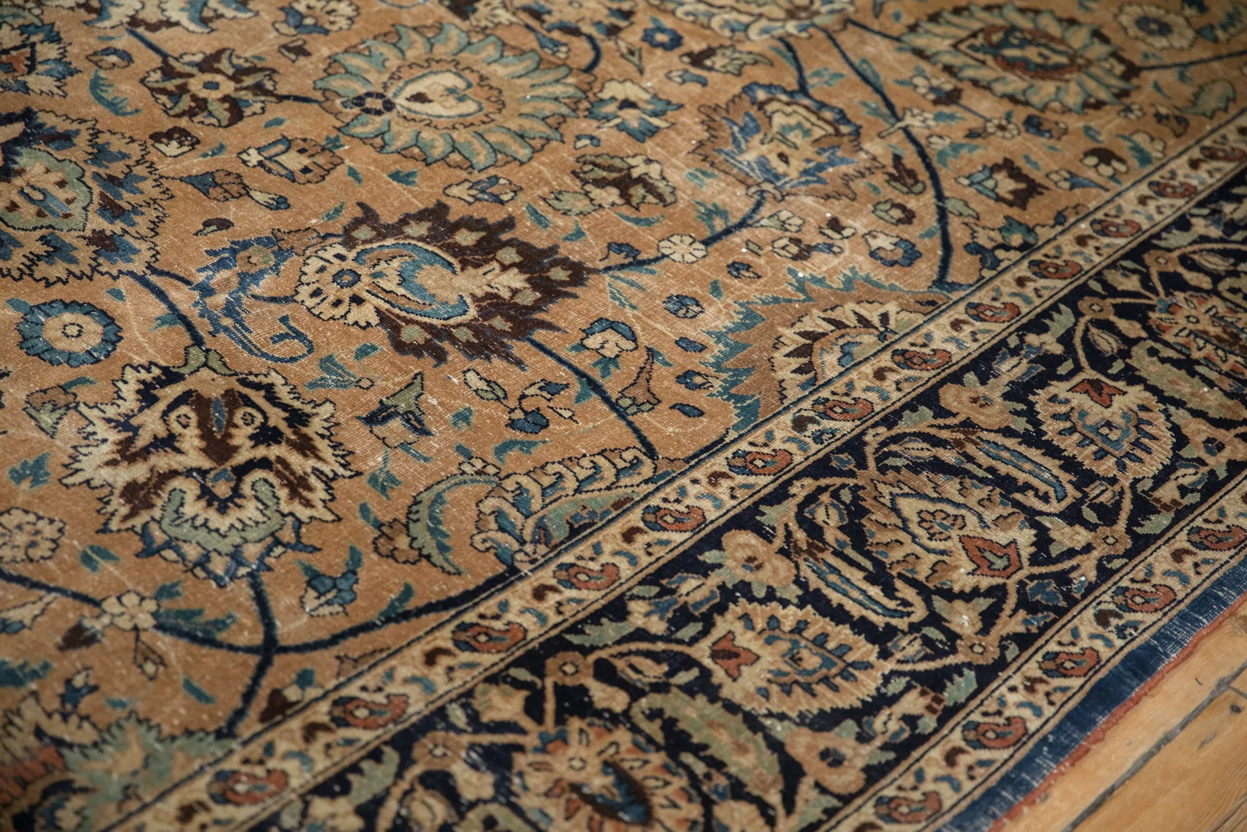 10.5x14 Vintage Meshed Carpet