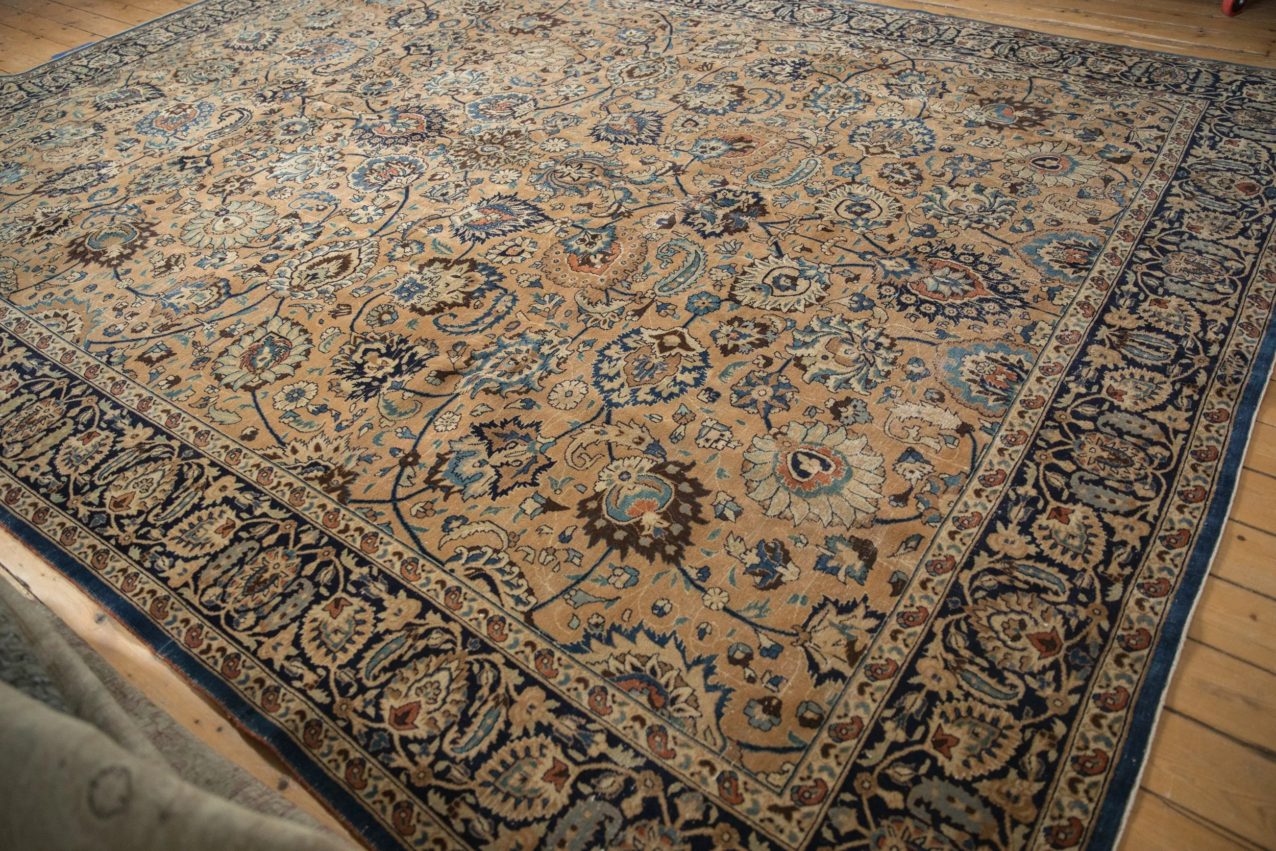 10.5x14 Vintage Meshed Carpet