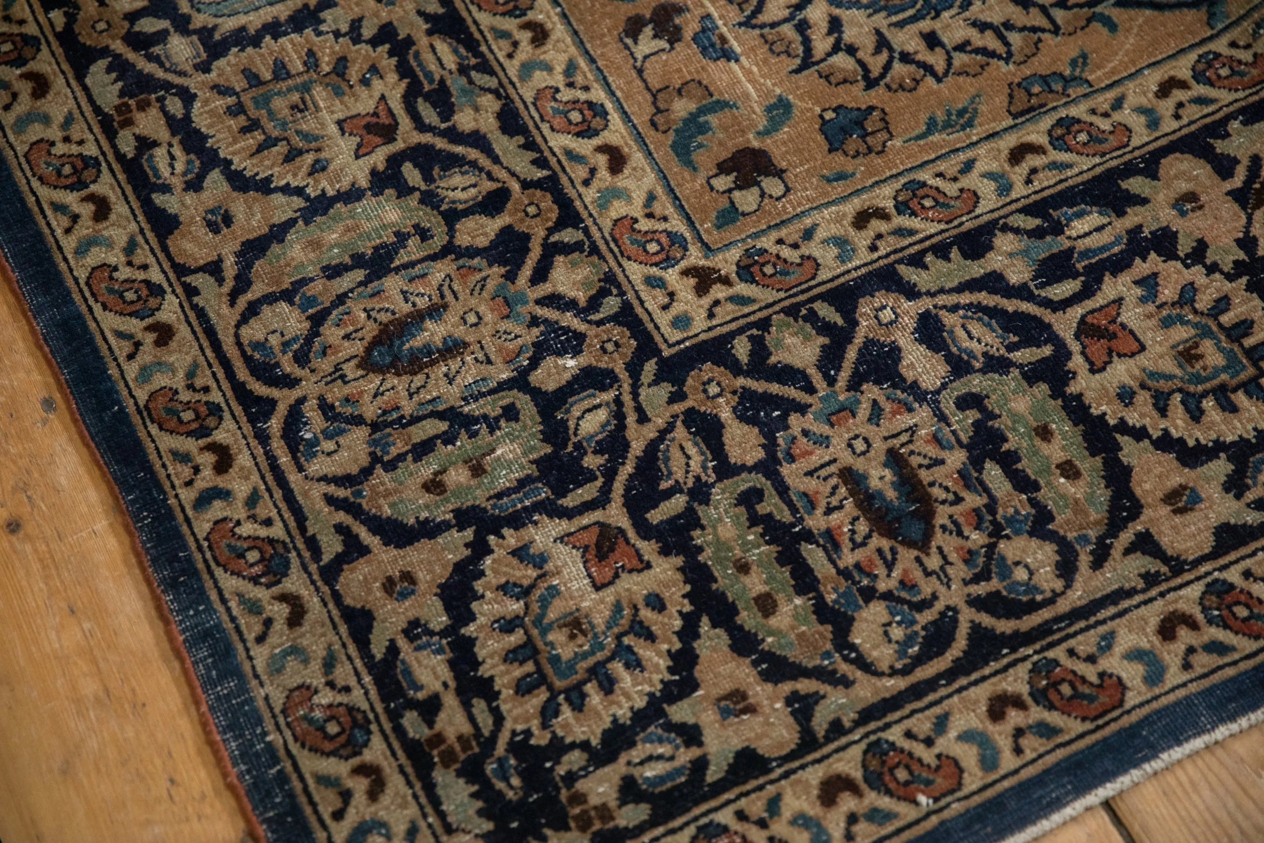 10.5x14 Vintage Meshed Carpet