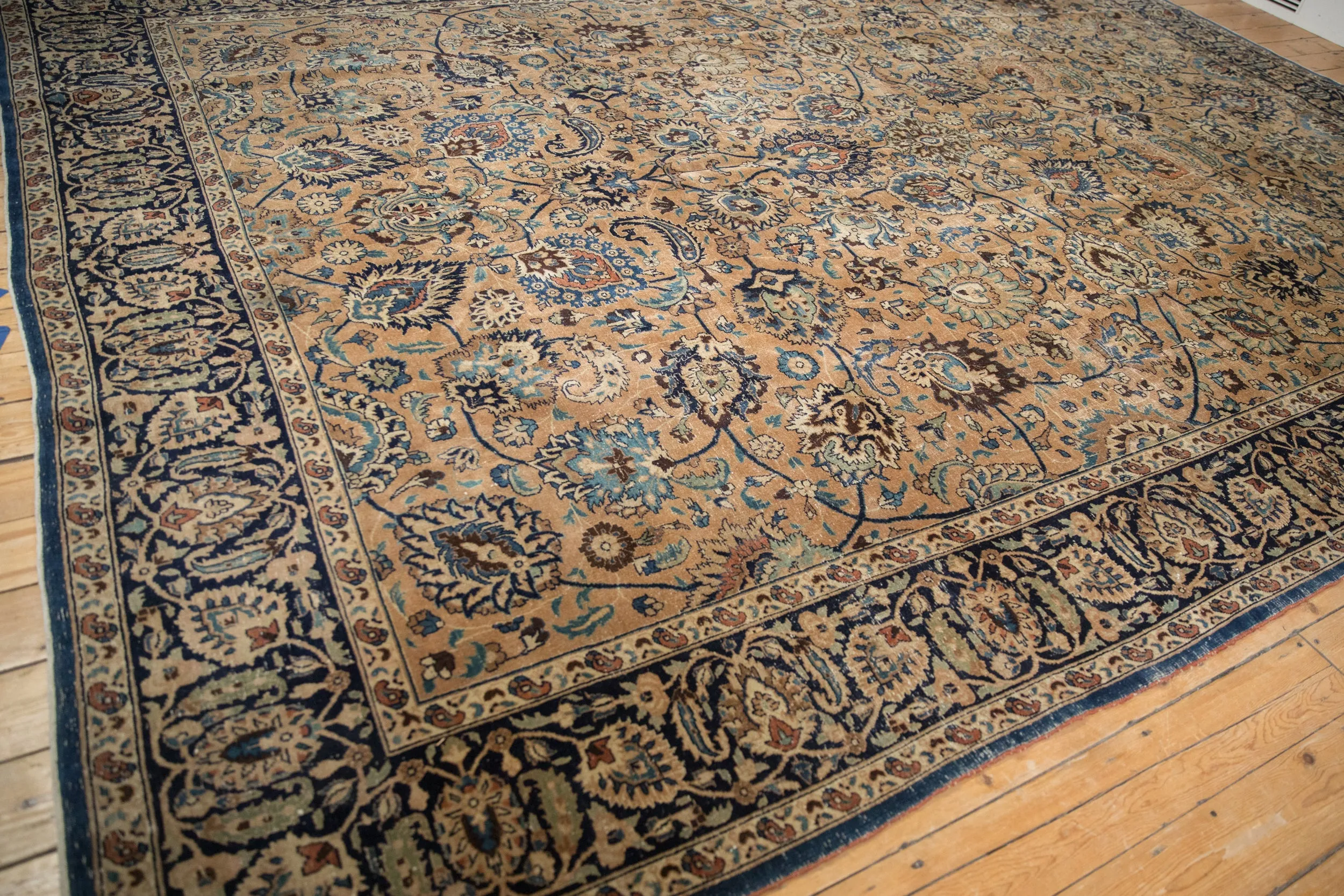 10.5x14 Vintage Meshed Carpet