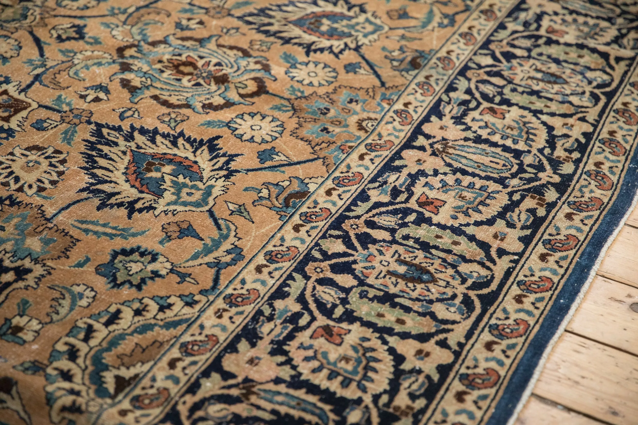 10.5x14 Vintage Meshed Carpet