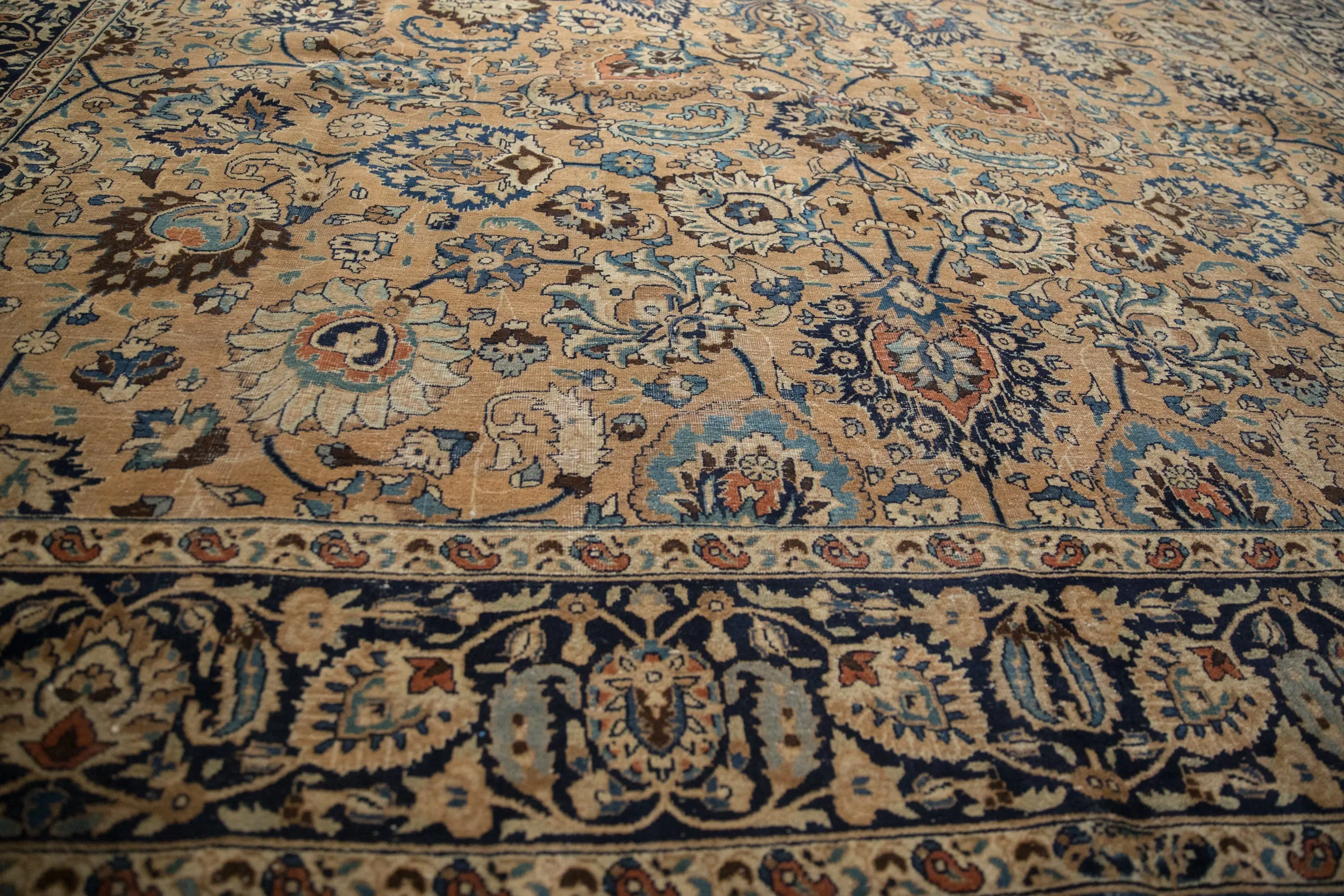 10.5x14 Vintage Meshed Carpet