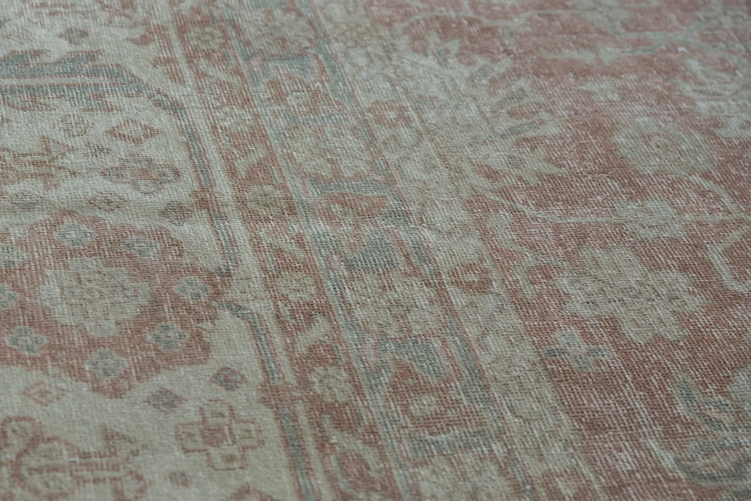 15x16 Vintage Distressed Sparta Square Carpet