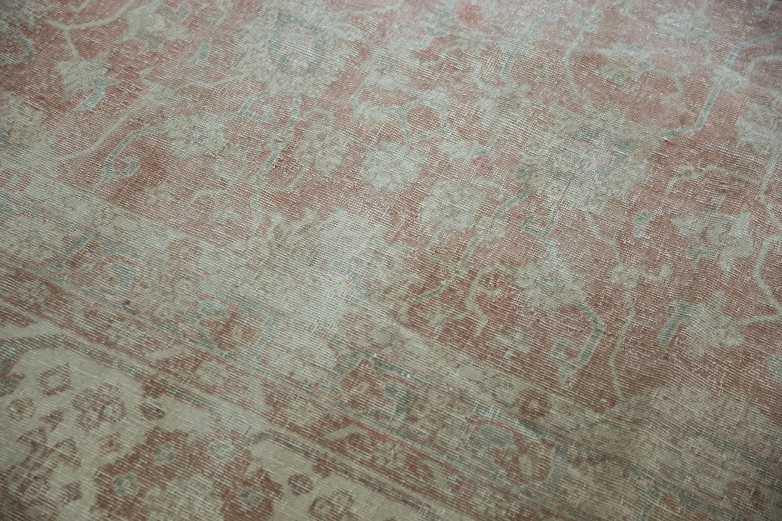 15x16 Vintage Distressed Sparta Square Carpet