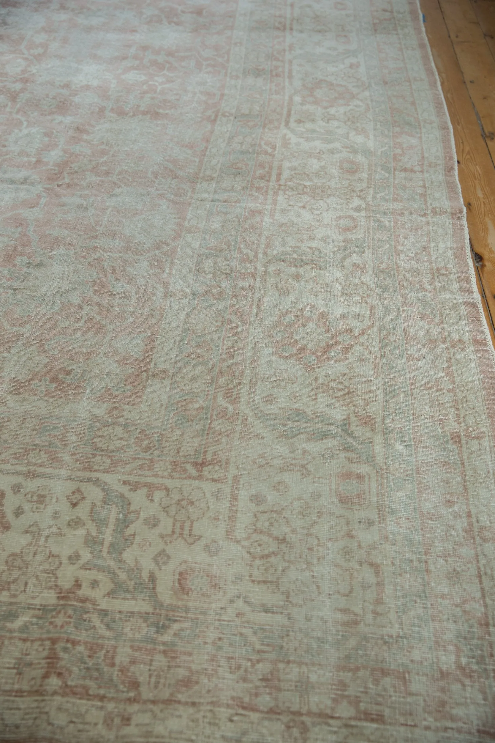 15x16 Vintage Distressed Sparta Square Carpet