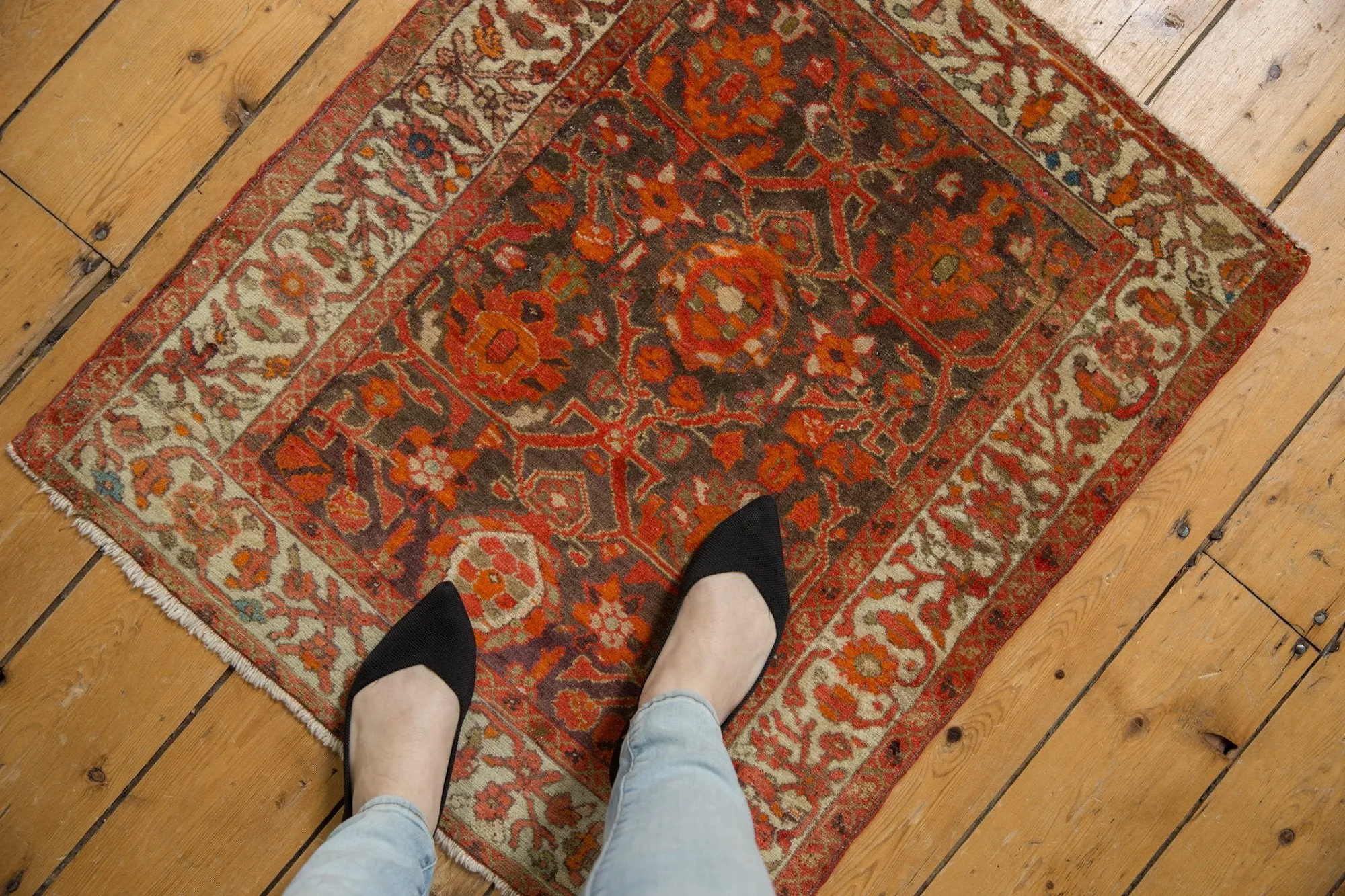 2.5x3 Antique Fragment Malayer Square Rug