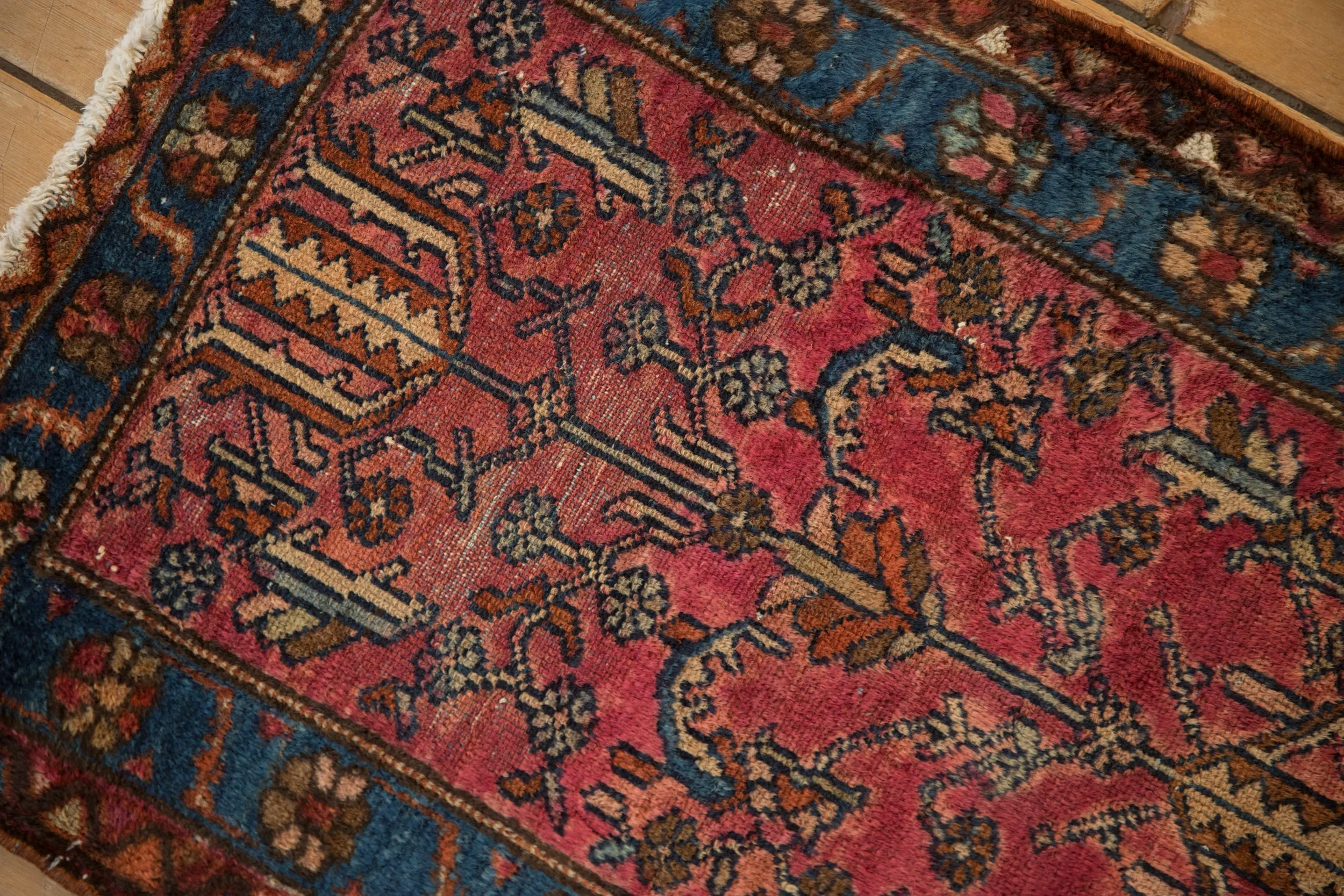 2x2.5 Vintage Lilihan Square Rug Mat