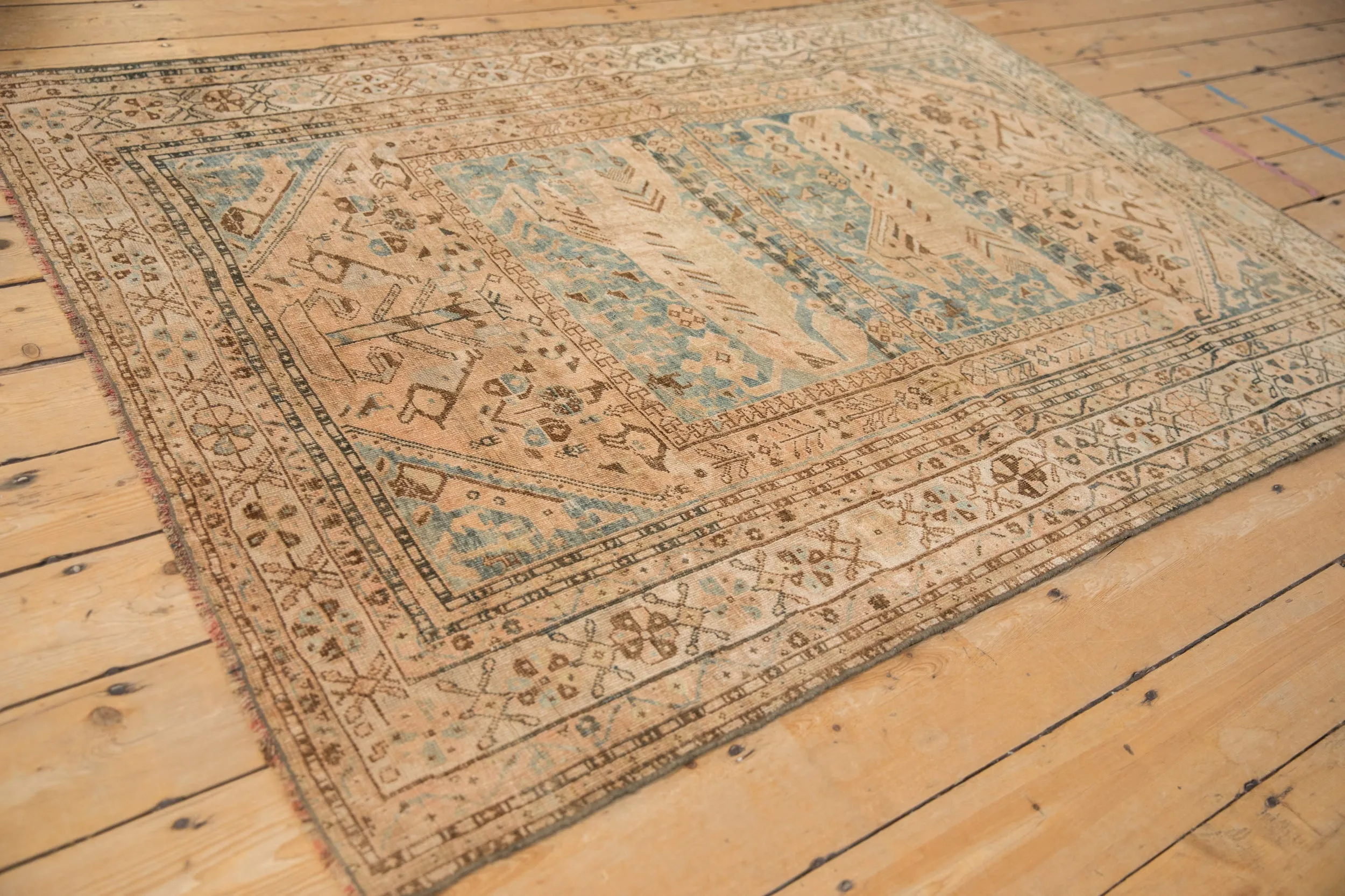 4.5x6 Vintage Distressed Qashqai Rug