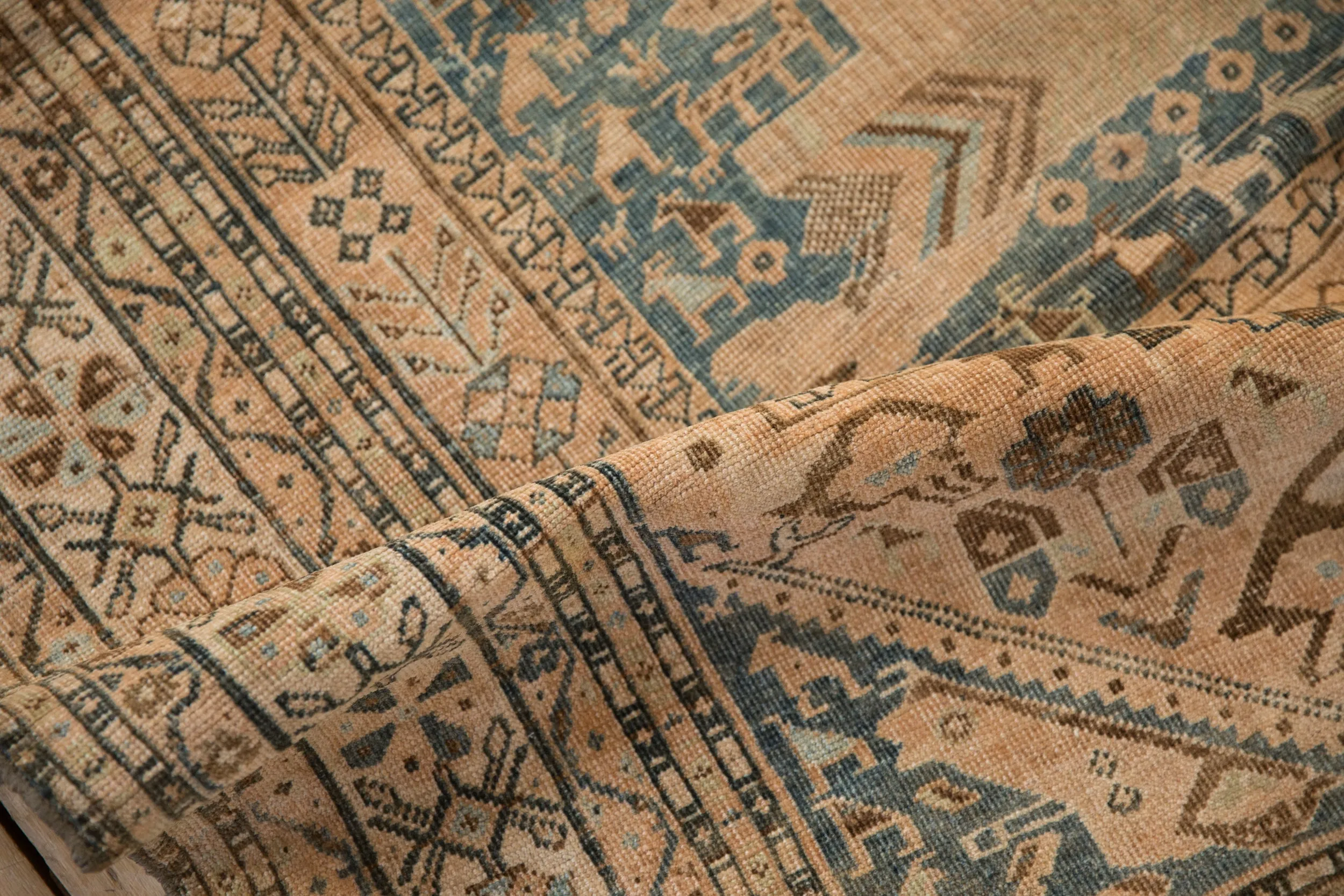 4.5x6 Vintage Distressed Qashqai Rug