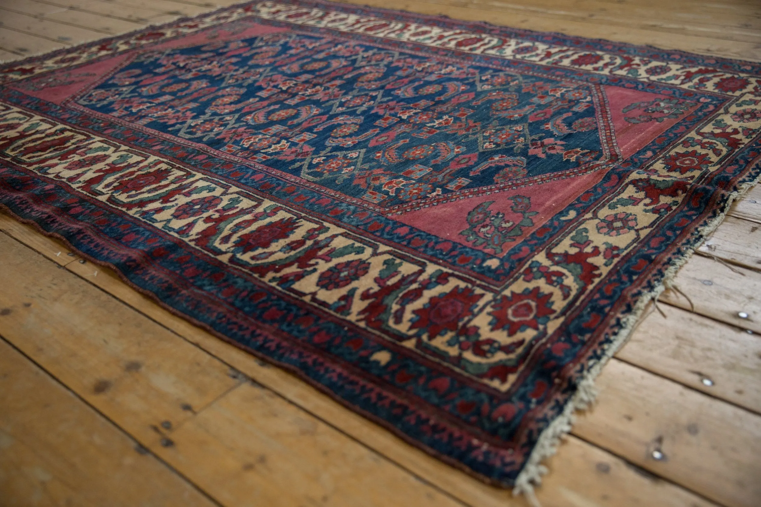 5x6 Vintage Lilihan Square Rug