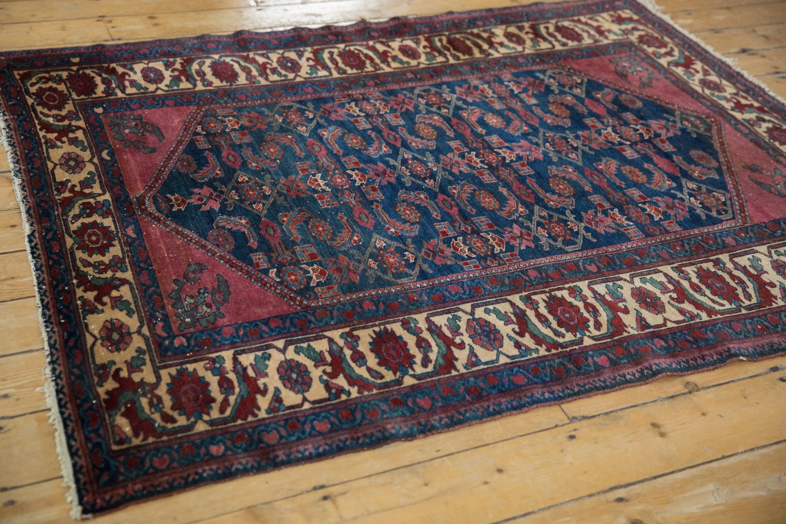 5x6 Vintage Lilihan Square Rug