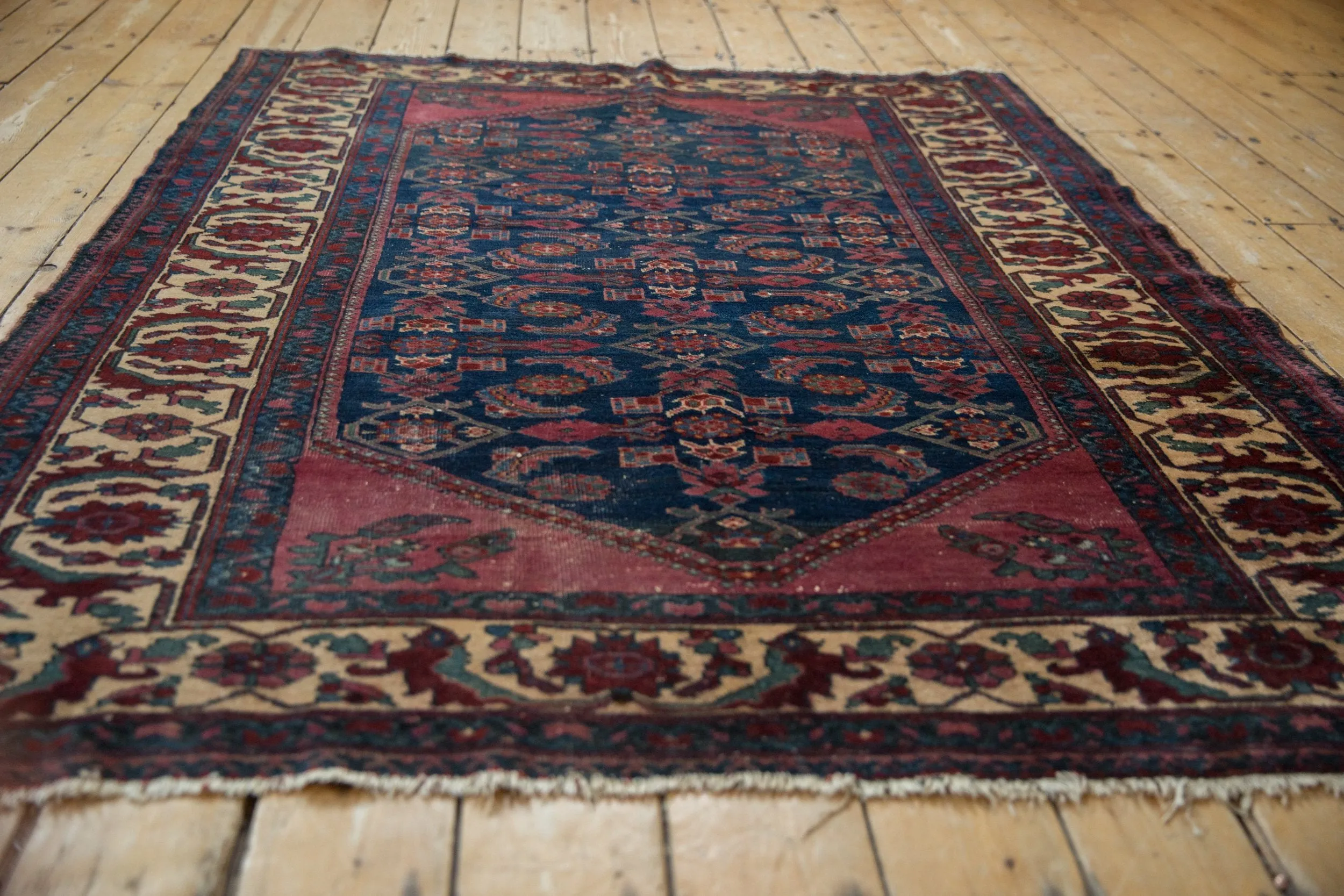 5x6 Vintage Lilihan Square Rug