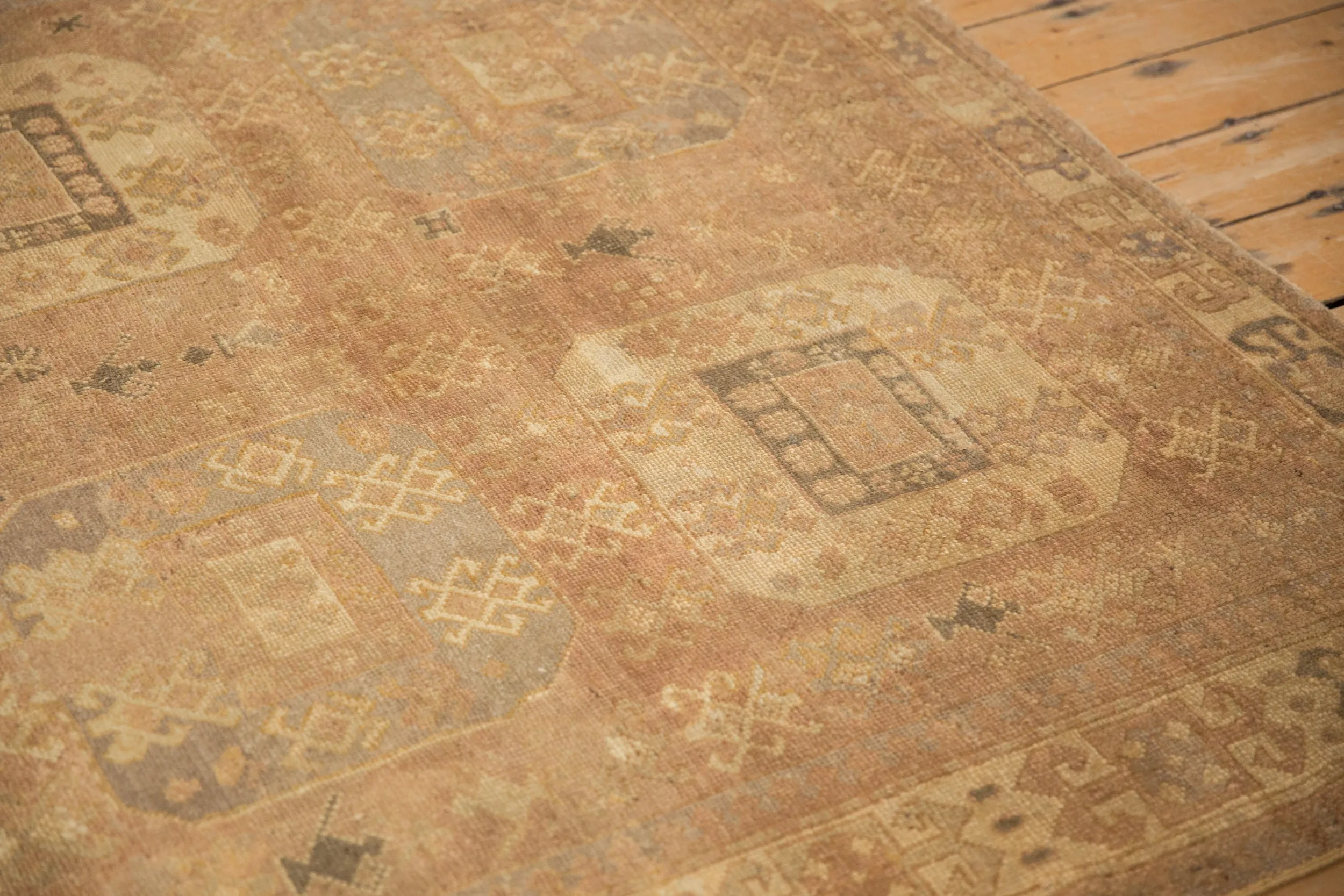 6x8 Vintage Distressed Oushak Carpet