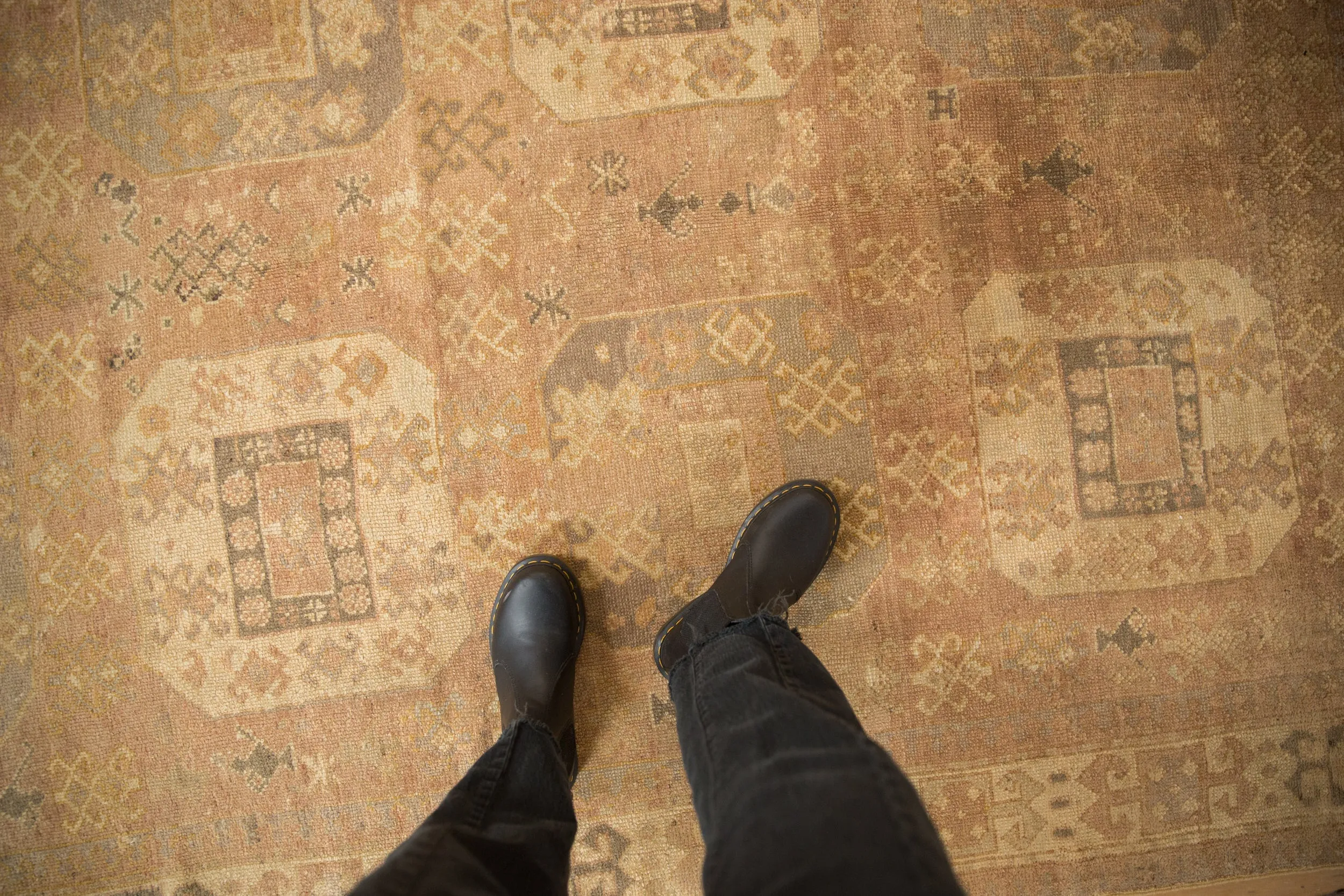 6x8 Vintage Distressed Oushak Carpet