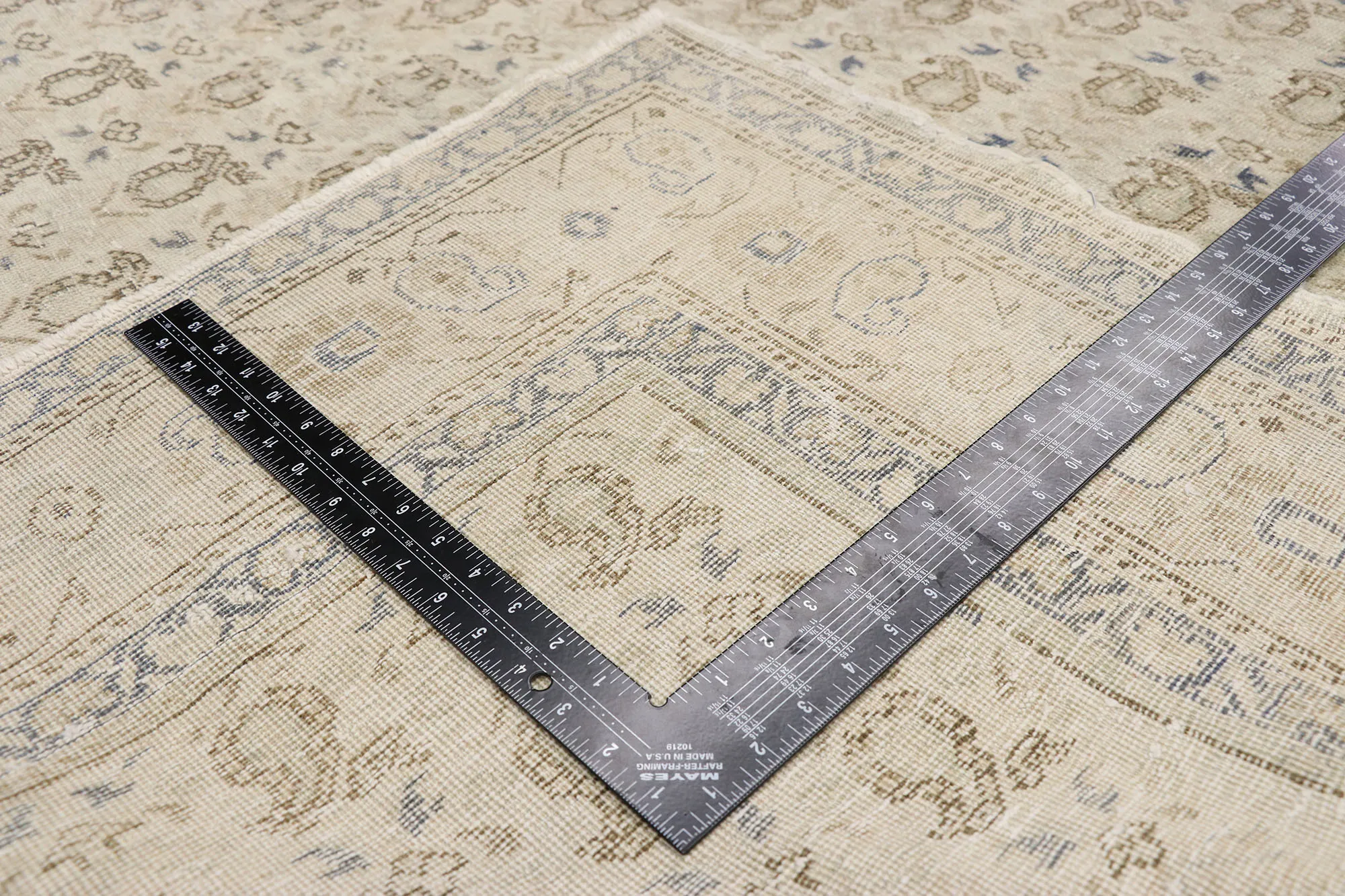 7 x 9 Vintage Sivas Rug 52653