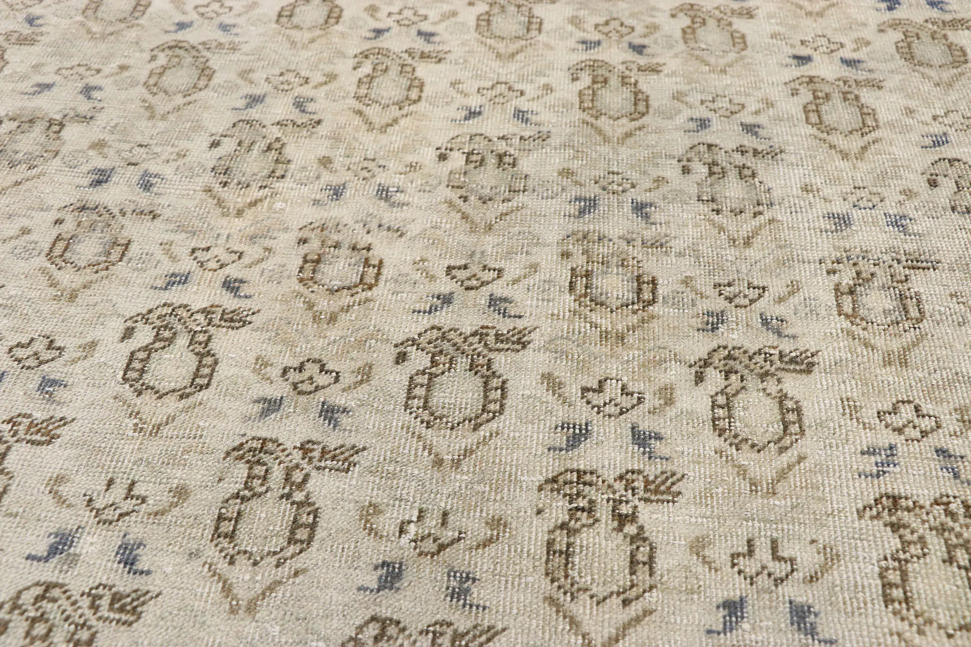 7 x 9 Vintage Sivas Rug 52653