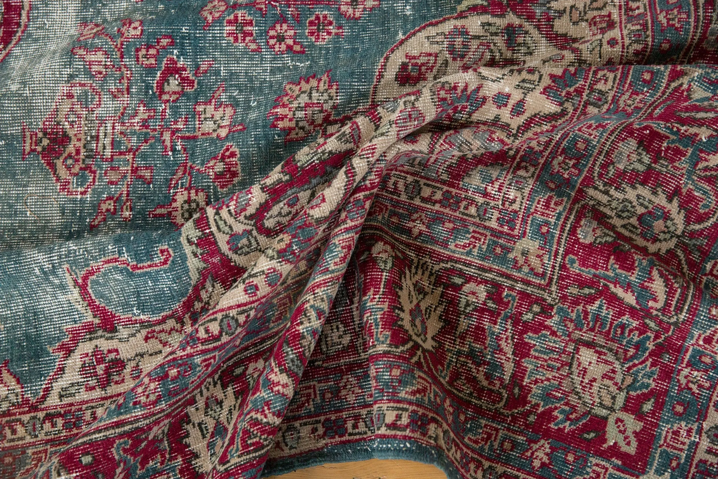 7.5x10.5 Vintage Distressed Sivas Carpet