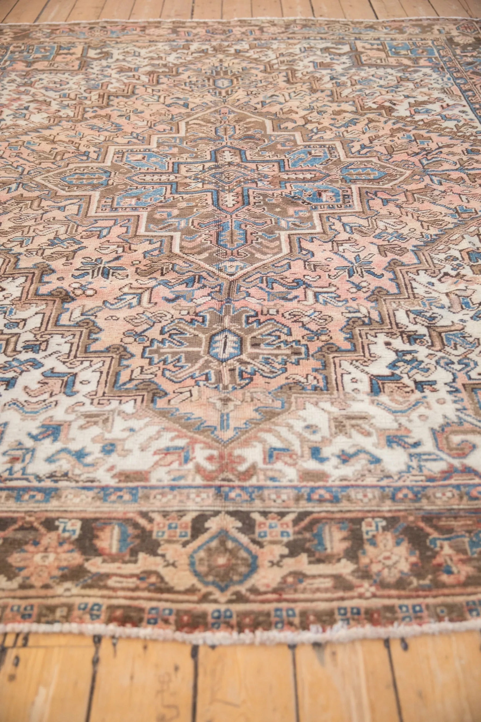 7.5x9.5 Vintage Mehrivan Carpet