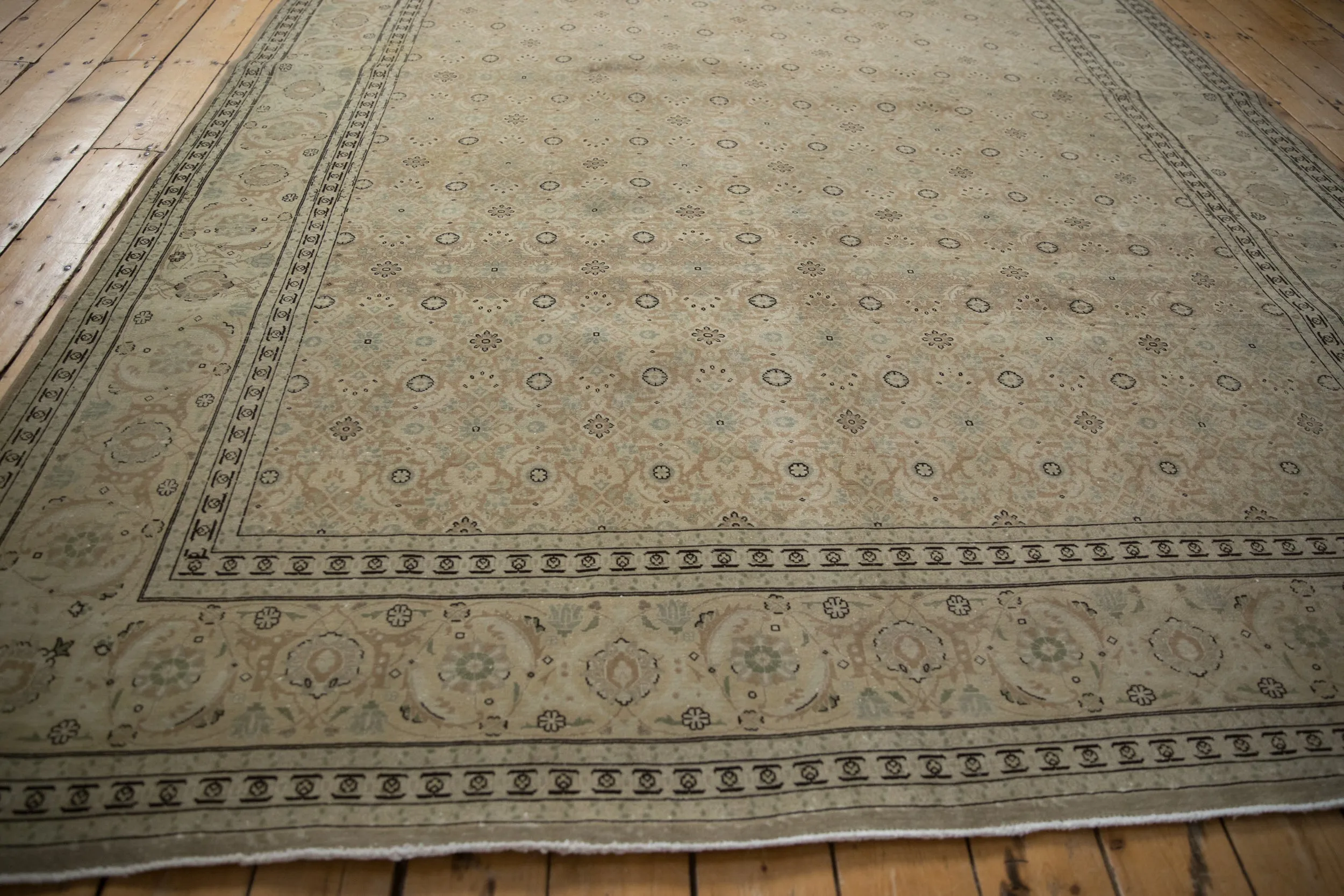 8x11.5 Vintage Distressed Tabriz Carpet