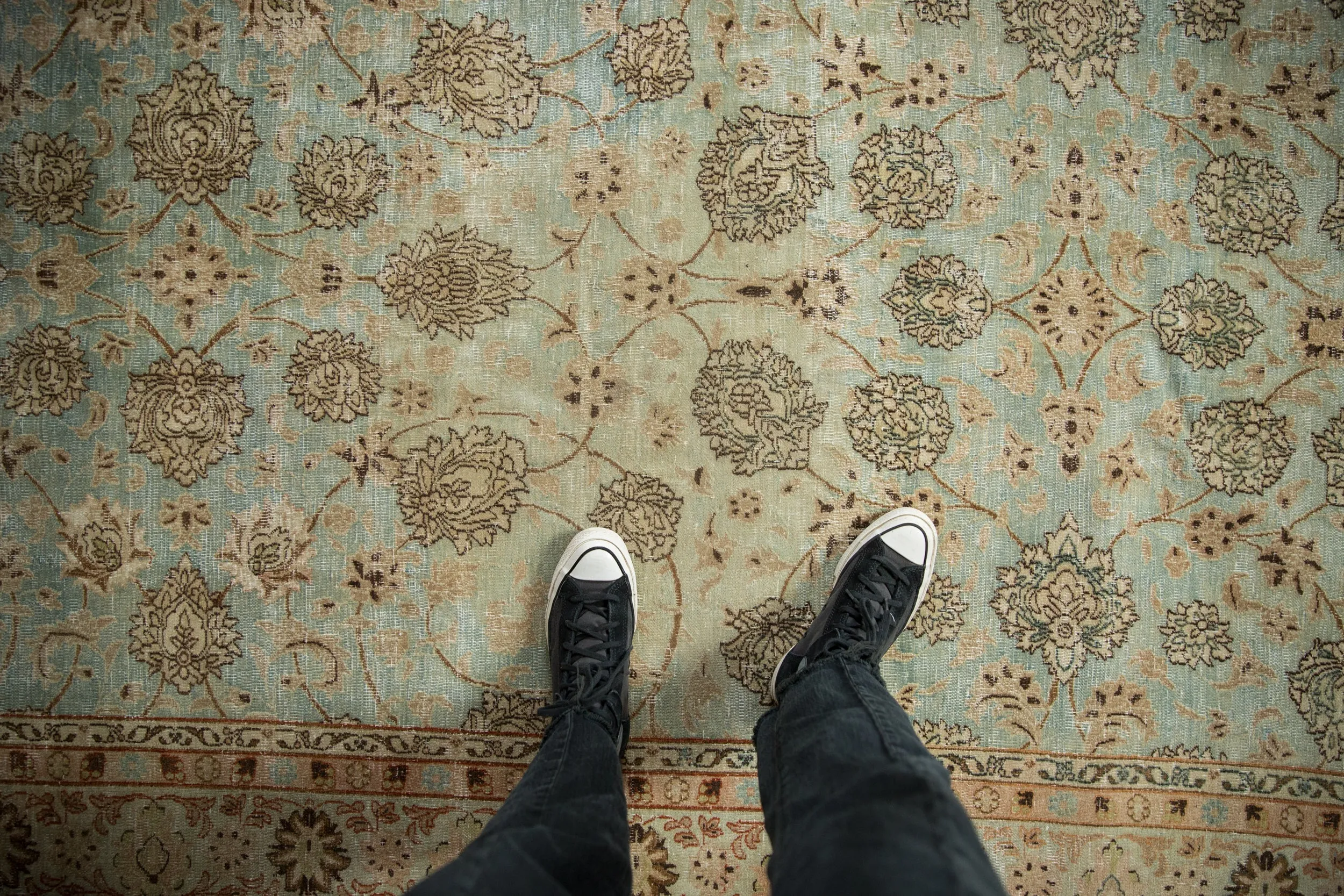 9.5x13 Vintage Distressed Meshed Carpet