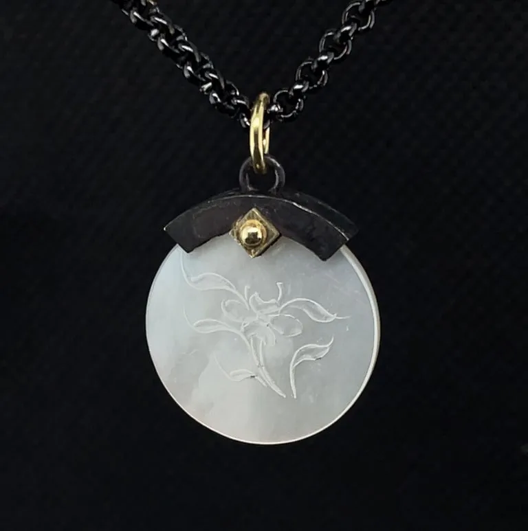 Antique Mother-of-Pearl Gaming Counter Yellow Gold Silver Pendant Steel Chain