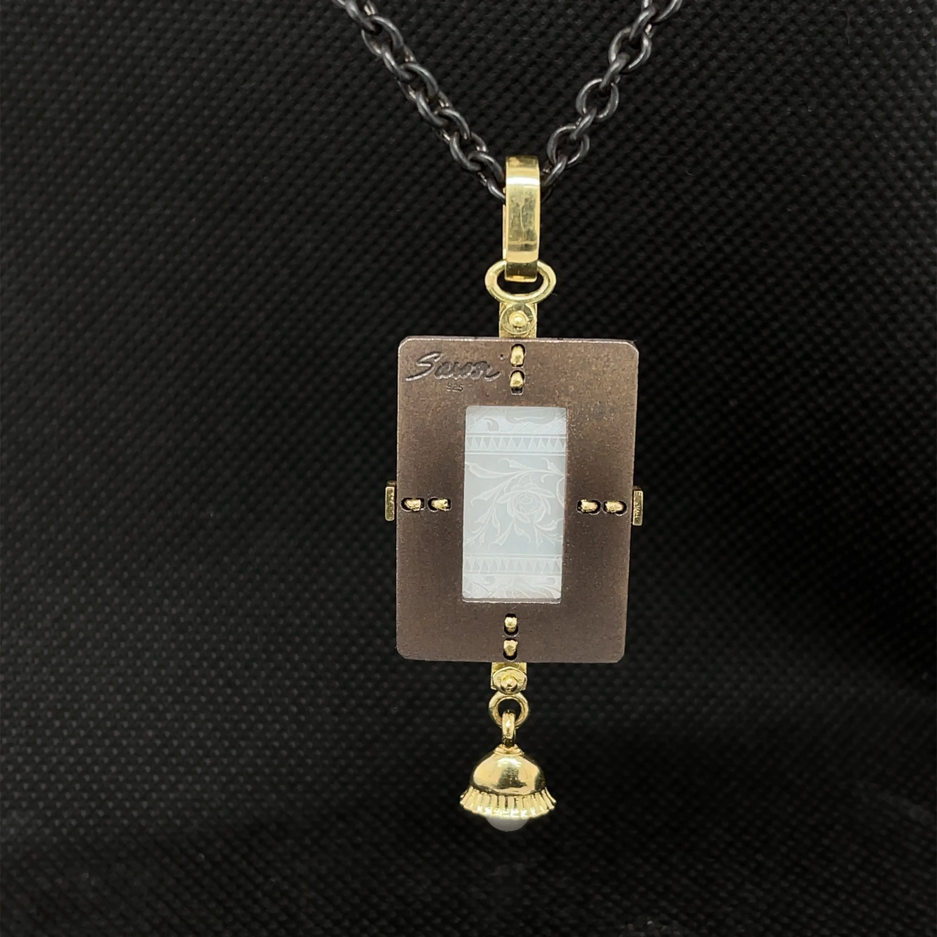 Antique Mother-of-Pearl Gaming Counter Yellow Gold Silver Pendant Steel Chain