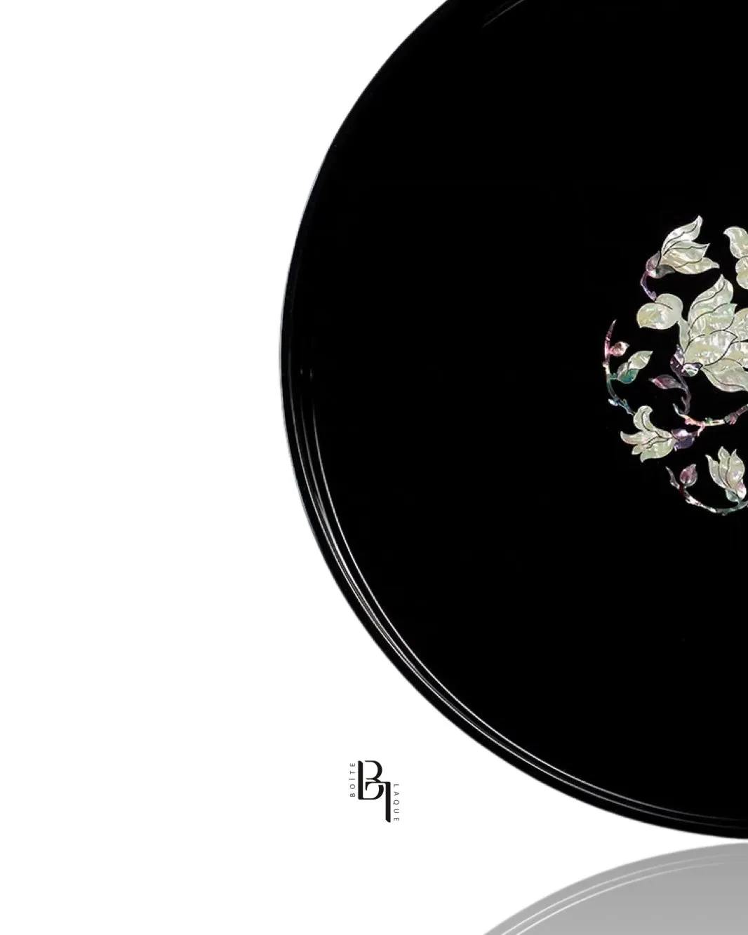 Gardenia Mother of Pearl Lacquer Wood Round Tray