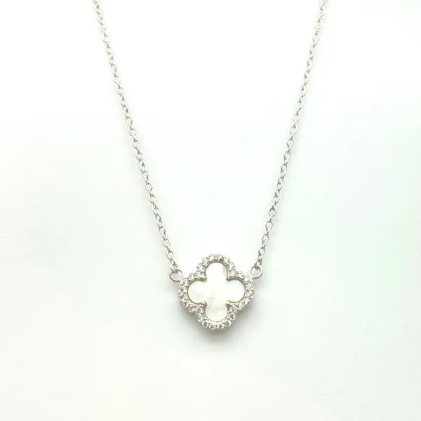 Medium Mother of Pearl Quatrafoil Necklace in Silver