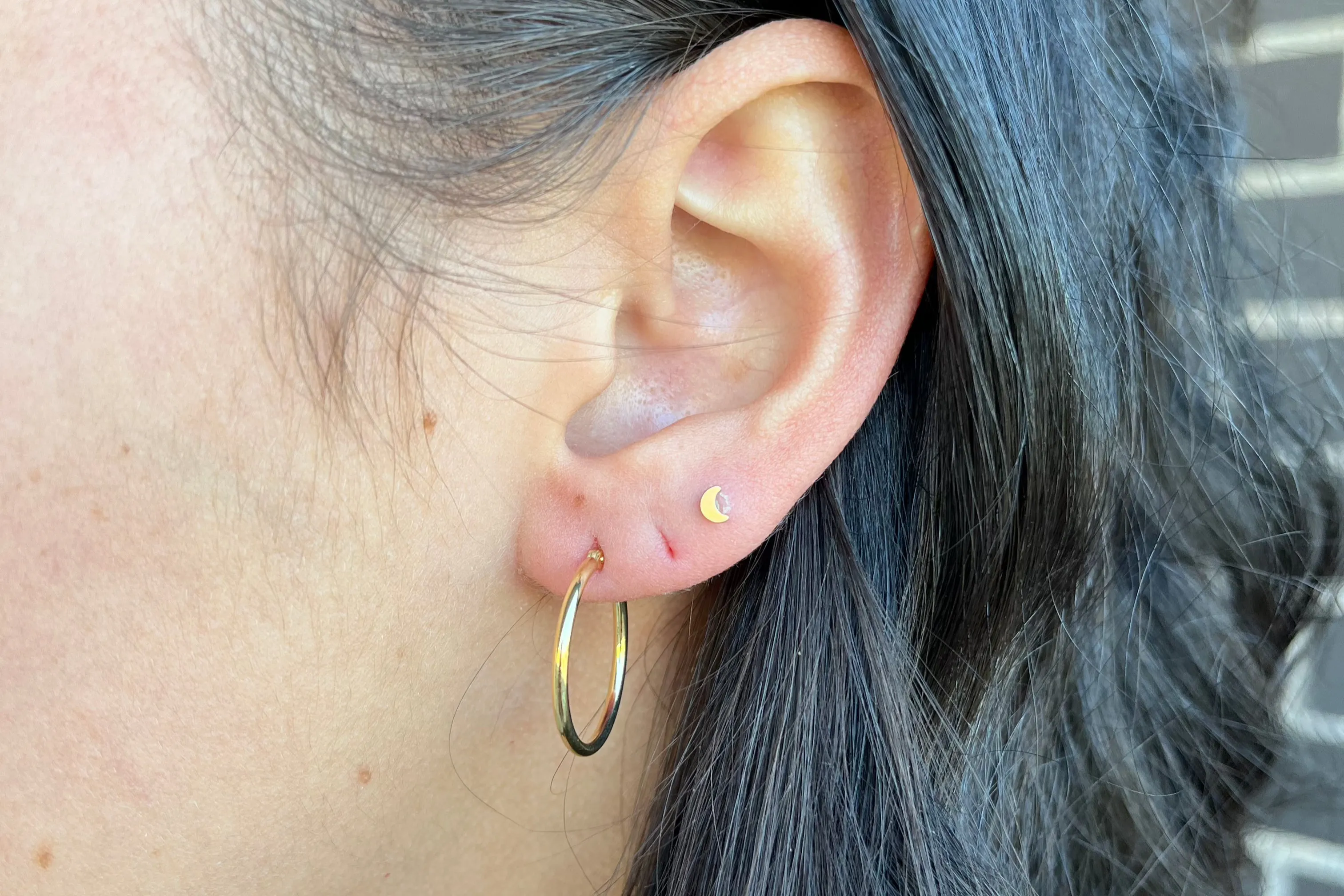 Medium Round Gold Tube Hoop Earrings