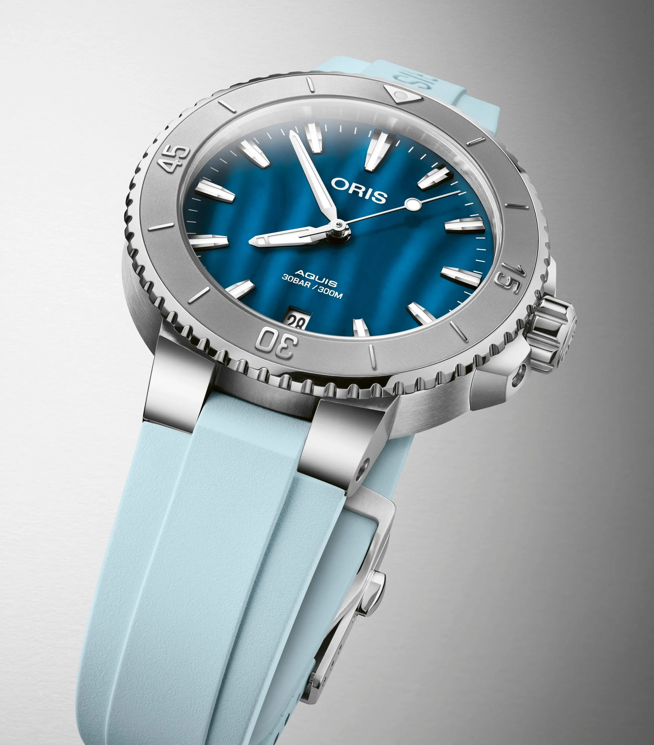 Oris Aquis Date Mid-Size 36.5mm Blue Mother of Pearl Dive Watch