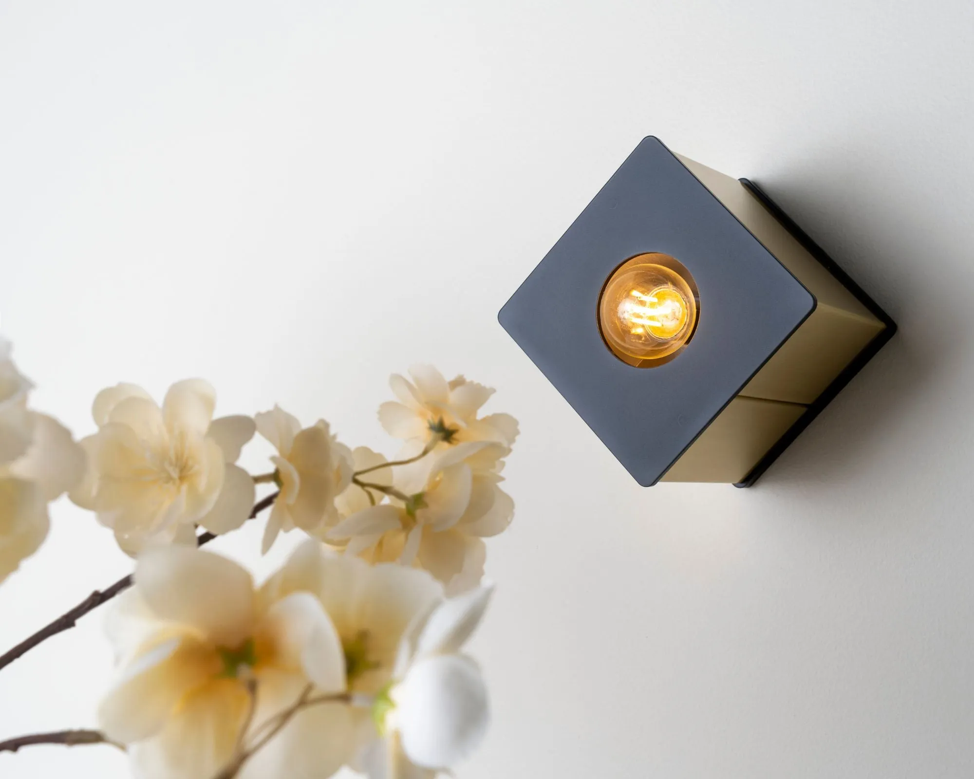 Tetra I Flush Mount