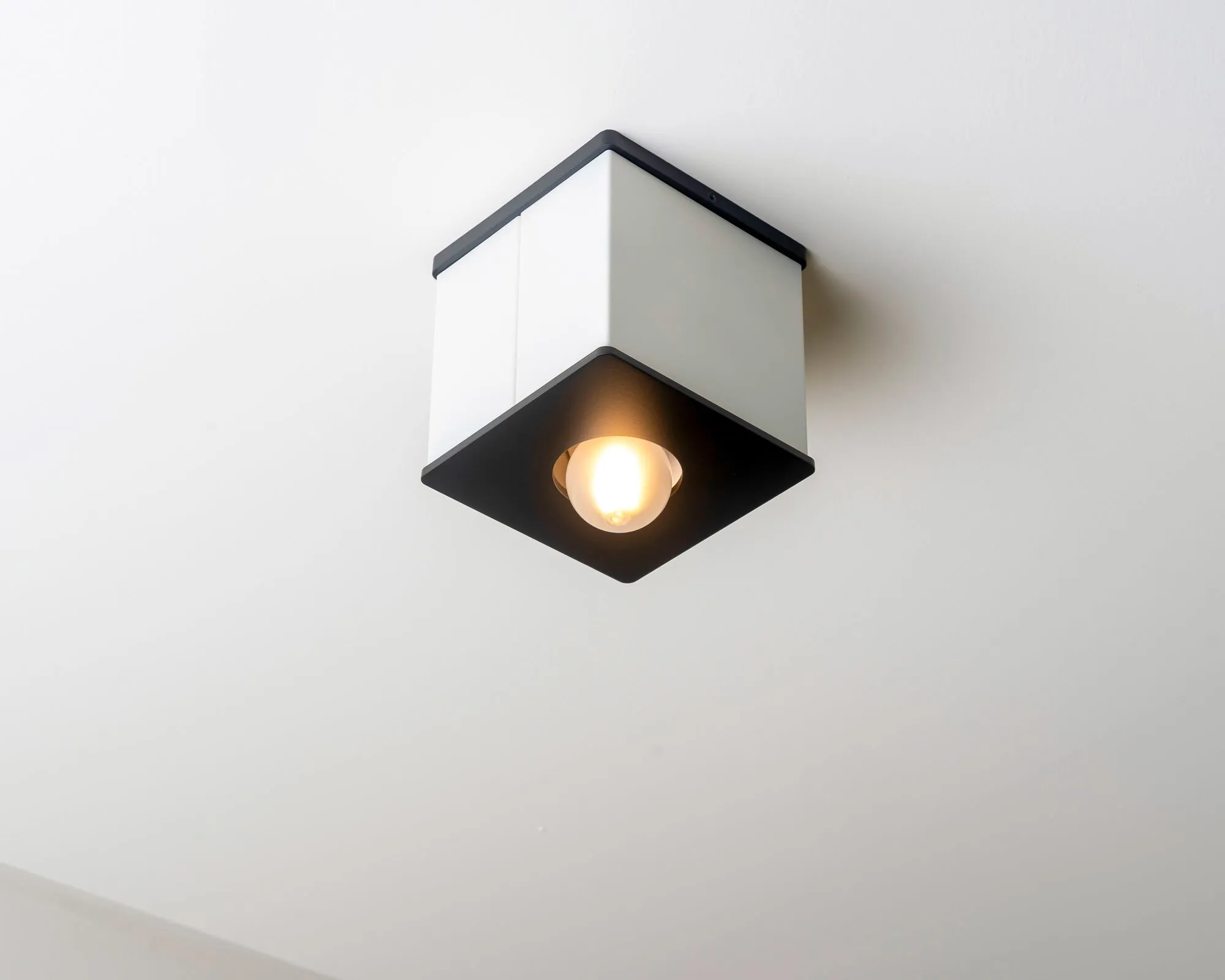Tetra I Flush Mount