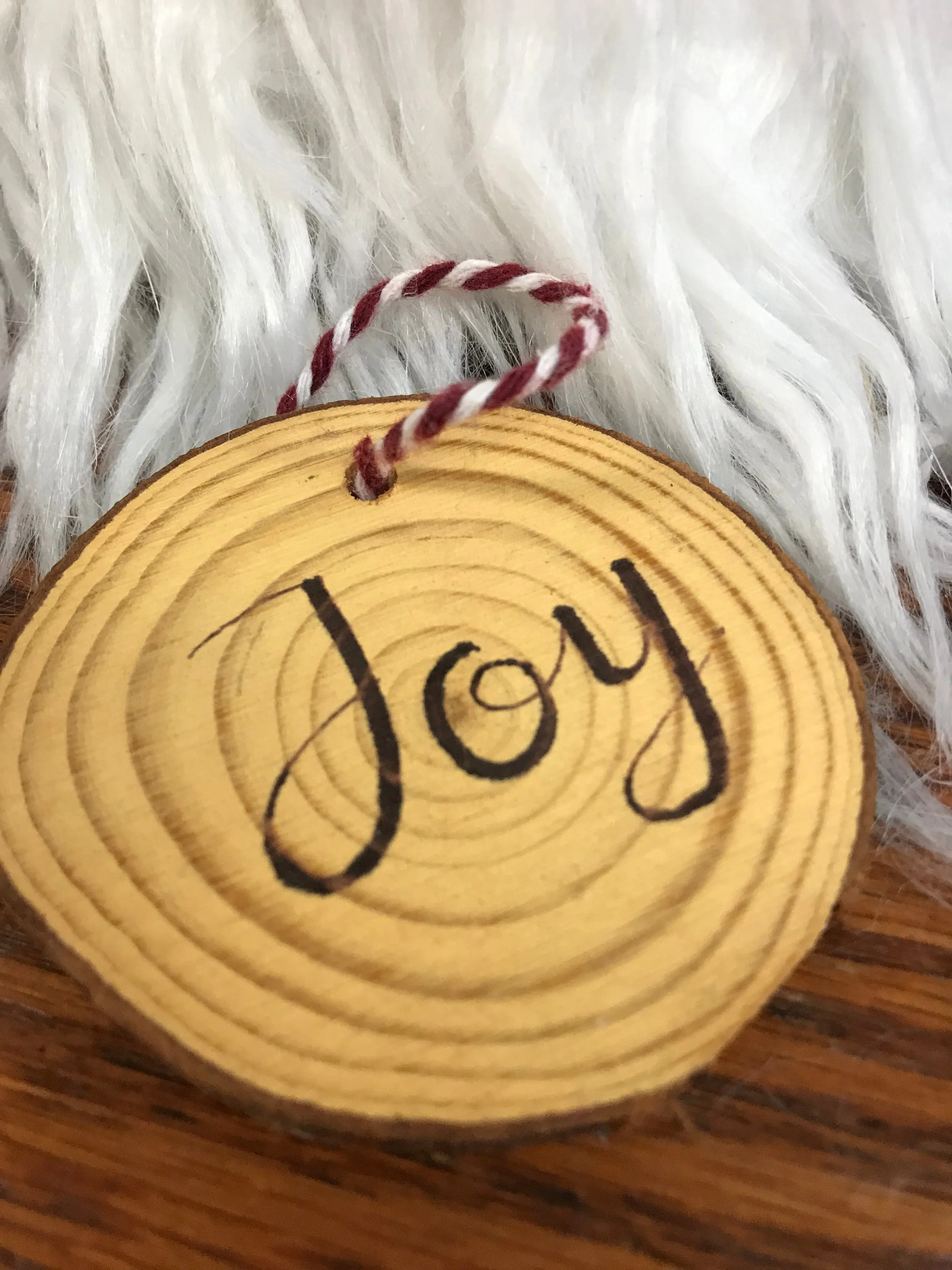 Wood round ornaments